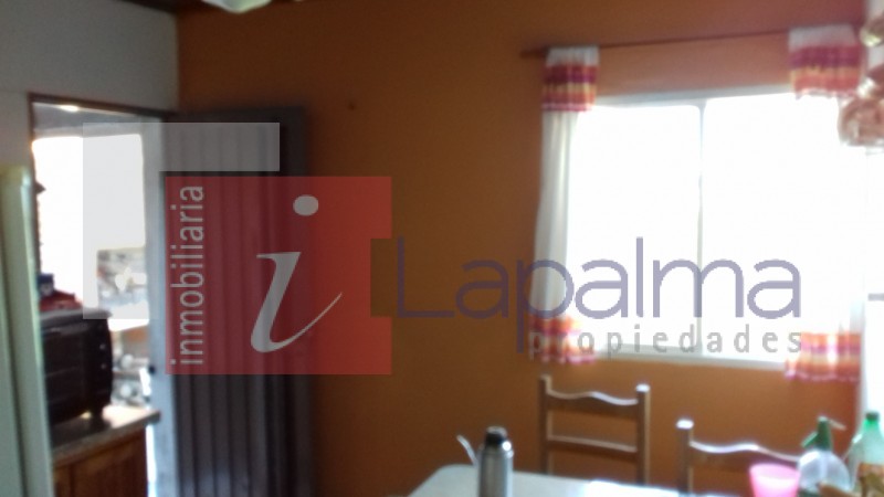  VENDO CASA  ,CALLE LA RIOJA 2605
