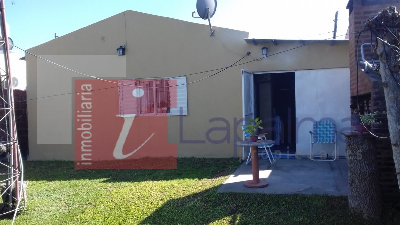  VENDO CASA  ,CALLE LA RIOJA 2605