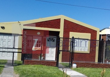  VENDO CASA  ,CALLE LA RIOJA 2605